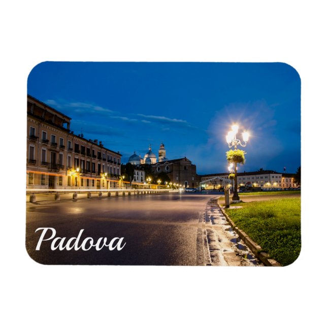 Prato della Valle nattetid i Padova, Italien Magnet (Horisontell)