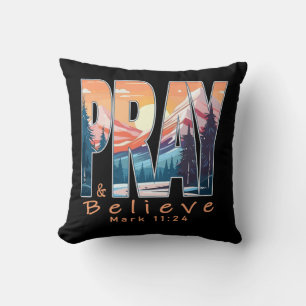 Pray and Tro Christian Design Kudde