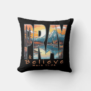 Pray and Tro Christian Design Kudde