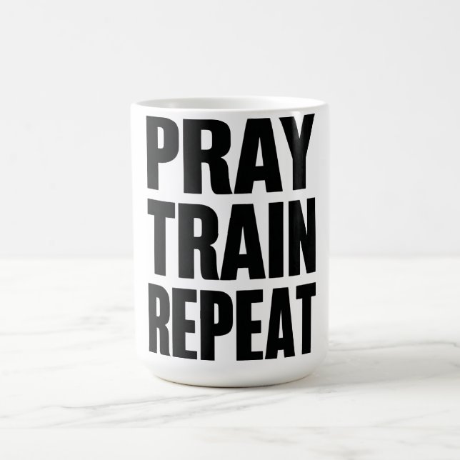 Pray Train Repeat – Christian Fitness Motivation f Kaffemugg (Center)