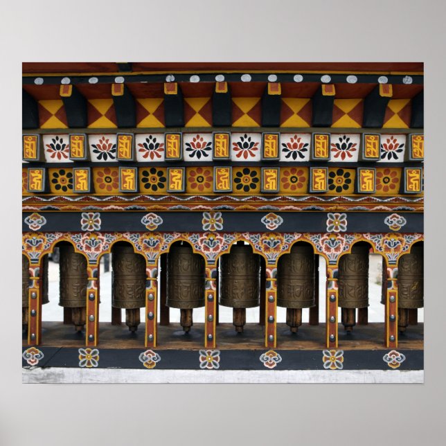 Prayer Hjul på en liten offentlig torg Poster (Framsidan)