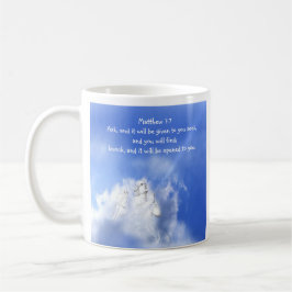 Prayer. Matthew 7:7 Skriptverse med Angel Himlar Kaffemugg