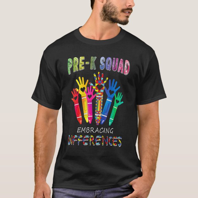 Pre K Squad Embracing Differences Autism SPED Teac T Shirt (Framsida)
