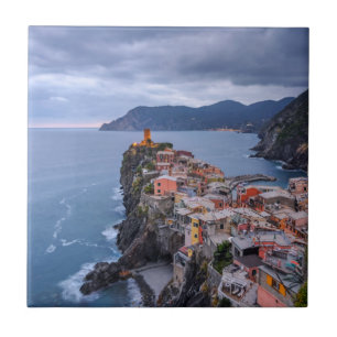 Precis efter solnedgång Vernazza, Cinque Terre, Kakelplatta
