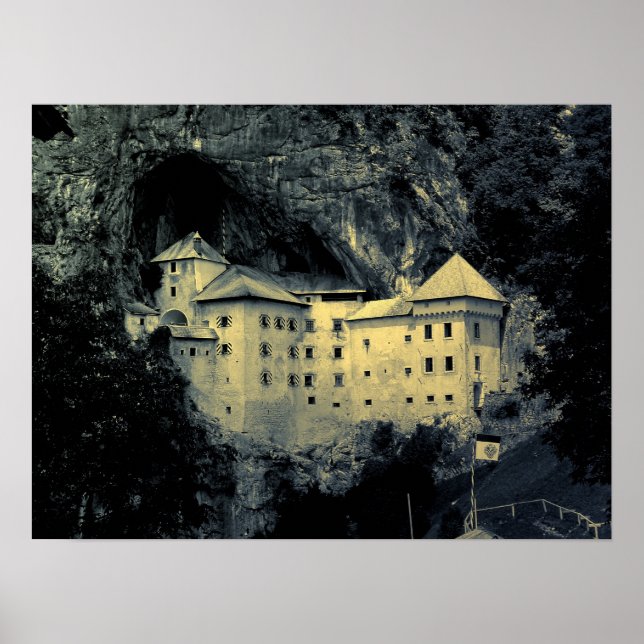 Predjama Castle Poster (Framsidan)