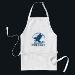 Prefektmärke för RAVENCLAW™ Förkläde<br><div class="desc">Den här djärva grafiken fångar Ravenclaw House från Harry Potter-universum och belyser värdena "Wit, Learning, Wisdom". Bilden har en stor örn, Ravenclaws hussymbol, mitt under flygningen omgiven av stjärnor. I texten förklaras med stolthet rollen som prefekt i Ravenclaw och betonas det intellektuella ledarskap och den akademiska skicklighet som definierar huset....</div>