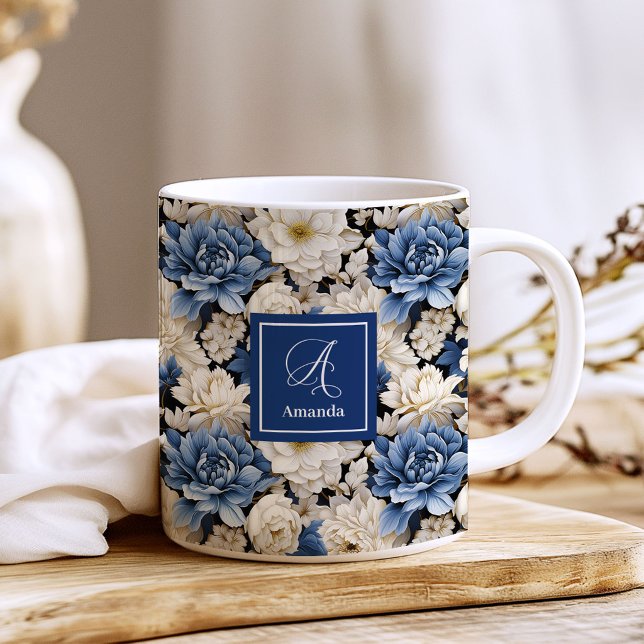 Premium Blå Vita Blommor Anpassat Namn Kaffe Mugg (Premium Blue White Flowers Custom Name Coffee Mug)