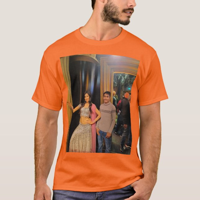 Premium Quality Manar Graphic Tee (Framsida)
