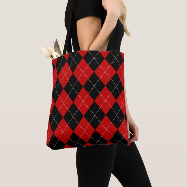 Preppy Argyle Tartan Diamond Play Red Black Tygkasse (Närbild)
