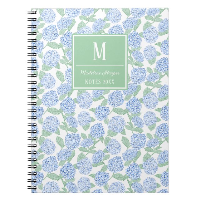 Preppy Blå och Gröna Hortensia Monogram Anteckningsbok (Framsidan)