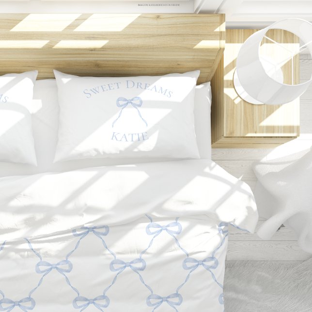 Preppy Blue Bow Sweet Dreams Prydnadskudde (Matching pillow and duvet cover)