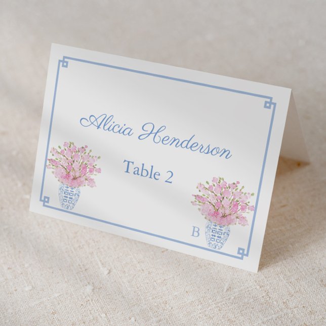 Preppy Chic Rosa och Blå Bröllops Bordskort (Individual place card design featuring pale blue ginger jar filled with blush pink cherry blossoms)