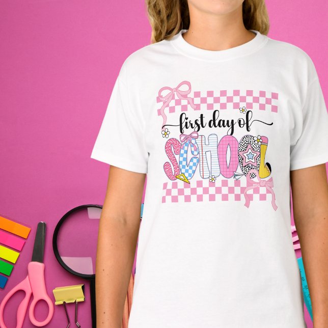 Preppy First Day of School Checkered Coquette Bow  T Shirt (Skapare uppladdad)