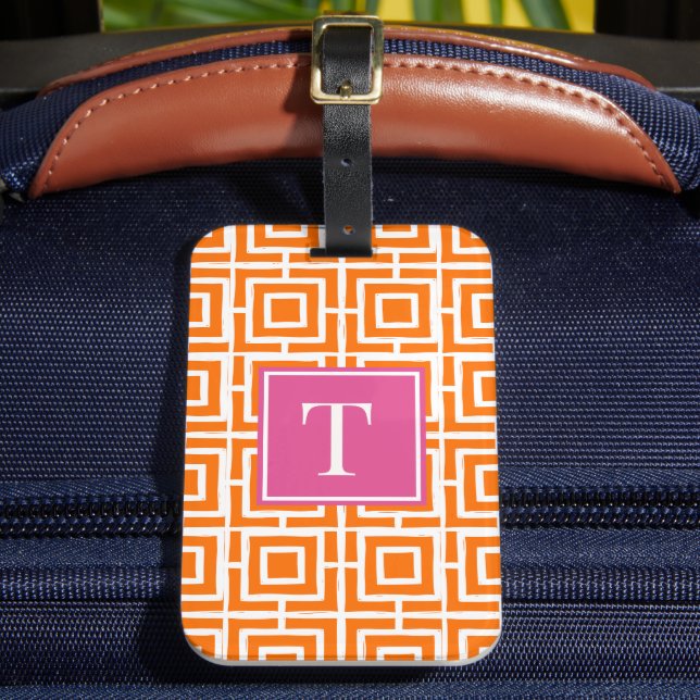 Preppy fyrkantig gittermonogram orange & varmröd bagagebricka (Framsida Insitu 2)