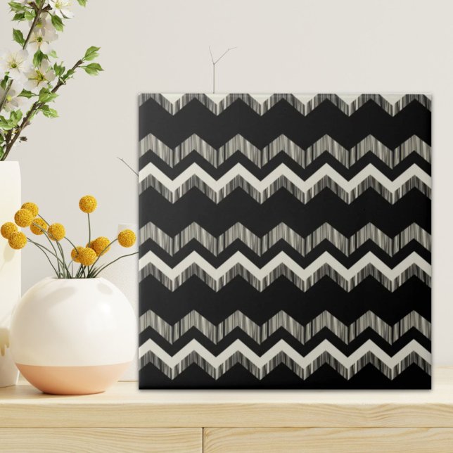 Preppy Girly Mönster Black och Grått Chevron Kakelplatta (Preppy Girly Pattern Black And Grey Chevron Tile)
