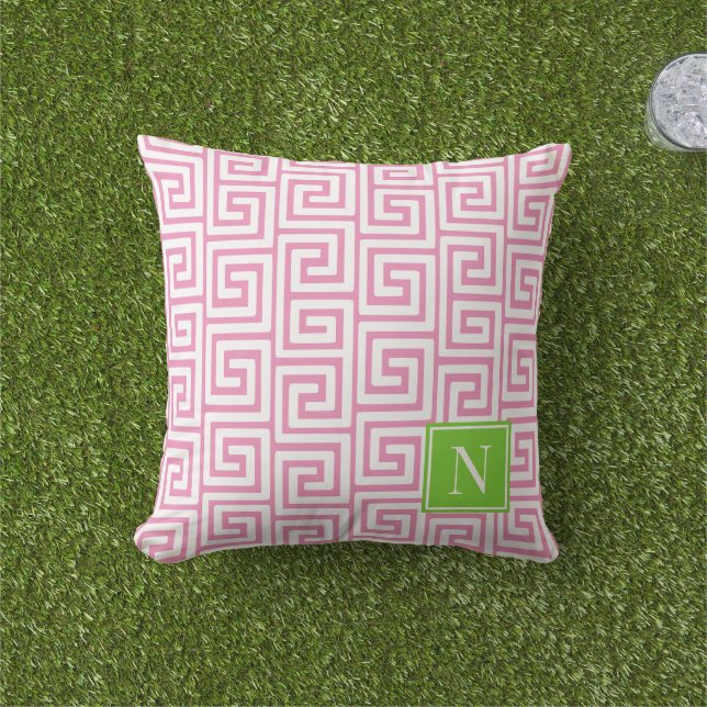 Preppy Greek Key Monogram – Pink & Lime Kudde (Gräs)
