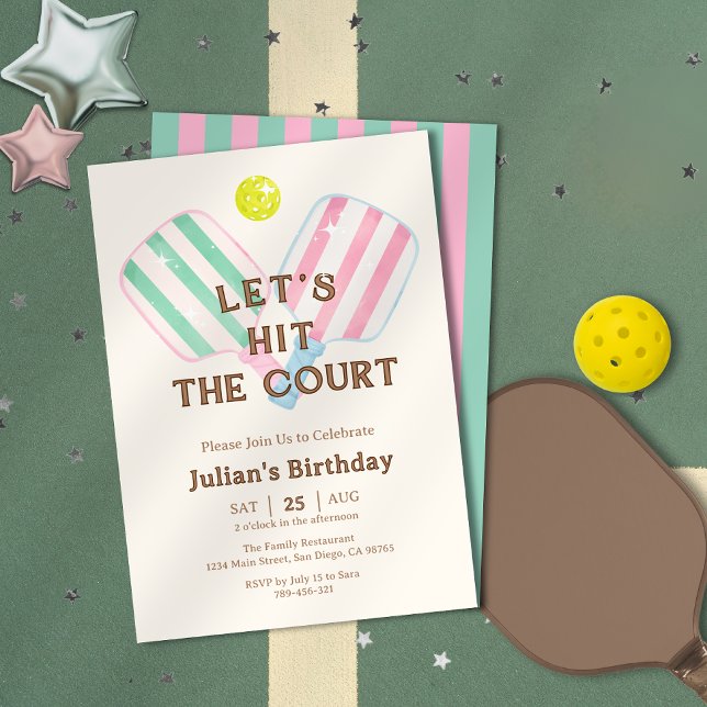Preppy Låt oss Slå Court Pickleball Birthday Inbjudningar (Chic Navy Blue Beer Label Brewery Theme Birthday Invitation)