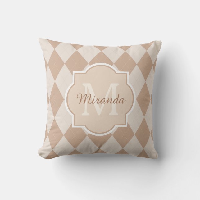 Preppy Light Brown Argyle Girly Monogram och Namn Kudde (Framsida)