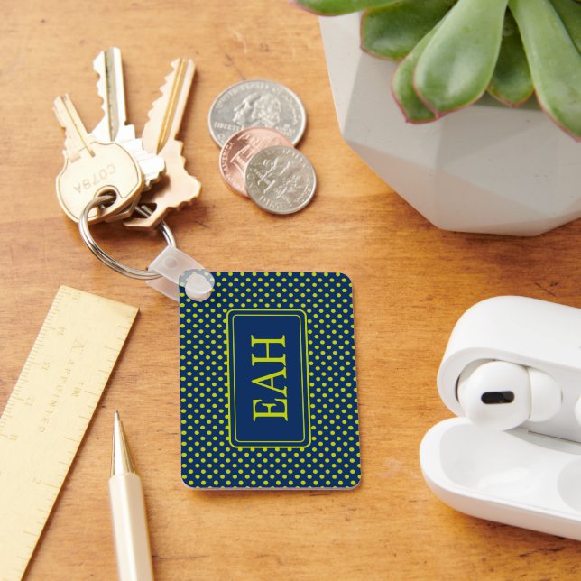 Preppy Lime Green Polka Dot on Navy Blue Monogram Nyckelring (Skrivbord)
