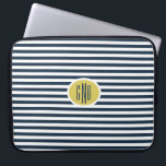 Preppy Nautical Monogram Computer Sleeve<br><div class="desc">Vit,  strimlad bakgrund med monogramhållare för ovala Guld. Anpassade dekorativa teckensnittsmonogram gör en underbar personlig beröring.</div>