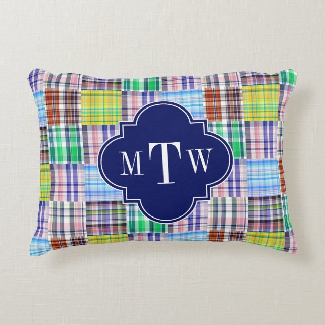 Preppy Patchwork Madras Navy Quatrefoil Monogram Prydnadskudde (Framsidan)