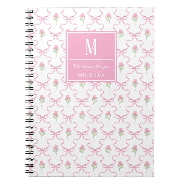 Preppy Rosa Ribbon Trellis med Ro Monogram Anteckningsbok (Framsidan)