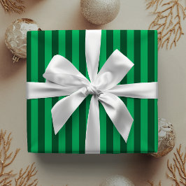 Preppy Smaragdgröna Ränder Klassisk Jul Presentpapper
