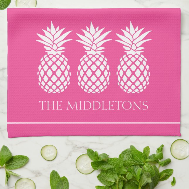 Preppy White Pineapples on Pink Kökshandduk (Vikta)