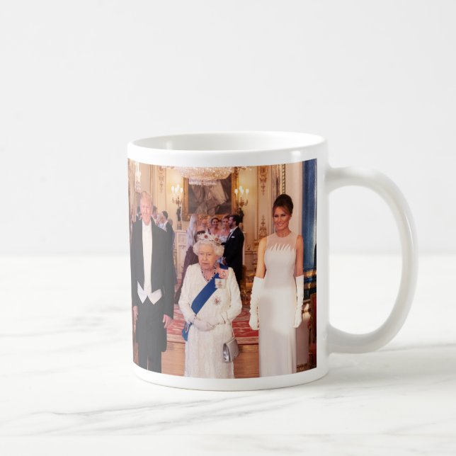 Pres & 1st Dam Trump with Queen Elizabeth II Kaffemugg (Höger)