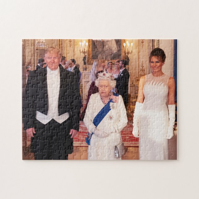 Pres & 1st Dam Trump with Queen Elizabeth II Pussel (Horisontell)