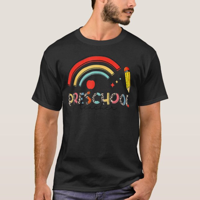 Preschool Teacher Leopard Rainbow Pre K Teacher T Shirt (Framsida)