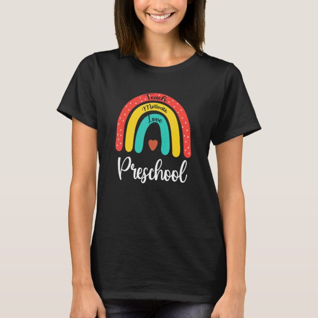 Preschool Teacher Rainbow Crew Back to school Squa T Shirt (Framsida)