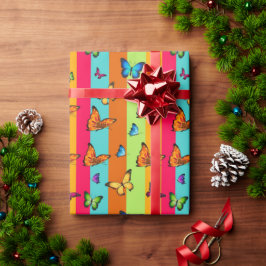present inslagen med kärlek presentpapper