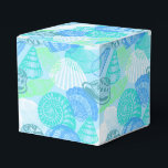 Presentasklåda - Tryckt med snäckskal Presentaskar<br><div class="desc">Presentasken visas i en vacker flerfärgad design med snäckskalstryck.

Anpassa denna vara eller köp som den är.



Arkivbild
freepik.com</div>