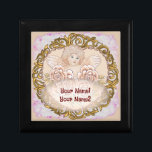 Presentbox för Cherub Heart Angel bröllop Minnesask<br><div class="desc">Flämbox för Cherub Heart Angel bröllop, Bröllop kläder, Bröllop t-shirts, bröllopsgåvor av ArtMuvz Illustration. Matchande Anpassade Bröllop möhippa, mottagning, repetitionsmiddagsutrustning. Fira kärlek i stil med vår bröllop-design, Perfekt för bruden, brudgummen, bröllopsfesten och gästerna. Du kan anpassa dig med ditt namn eller bröllop-datum. Underbar för händelser med anknytning till bröllop. Visa...</div>