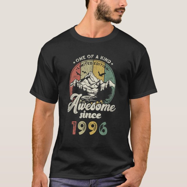 Presenter Presenter Tillverkad 1996 Rolig Födelsed T Shirt (Framsida)