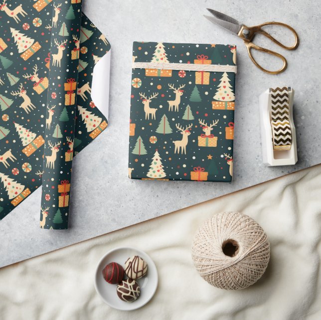 Presenterar Julgranar Mörkt Mönster med Hjort Pres Presentpapper (Hantverk)