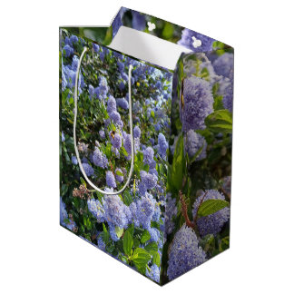Presentförpackning med syrenblommor