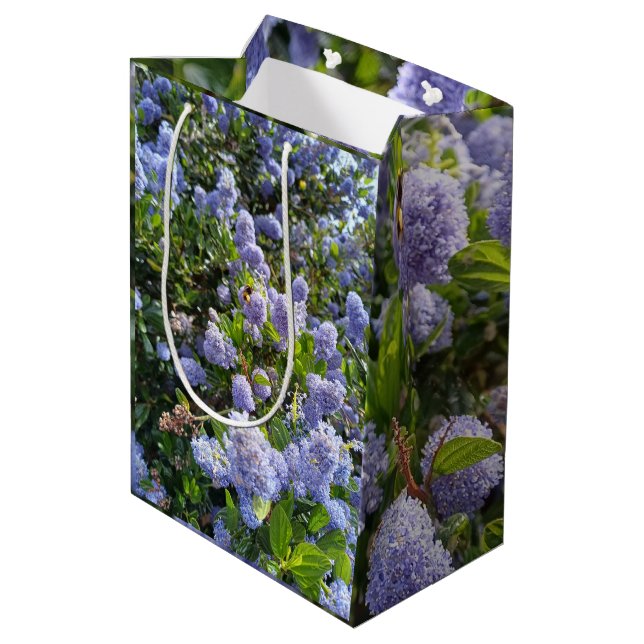 Presentförpackning med syrenblommor (Baksidan Vinklad)