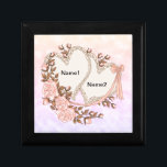 Presentlåda för bröllop Hearts Minnesask<br><div class="desc">Bröllop Hearts presentlåda, Bröllop kläder, Bröllop t-shirts, bröllopsgåvor av ArtMuvz Illustration. Matchande Anpassade Bröllop möhippa, mottagning, repetitionsmiddagsutrustning. HUR DU PERSONALISERAR I stället lägger du till ditt namn eller text. Anpassa den här presentlådan i bröllop så att den blir unik för dig eller för ge som personlig. Fira kärlek i stil...</div>