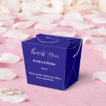 Presentlåda för festligheter<br><div class="desc">Denna presentlåda visas i en elegant kunglig blå färg.
Anpassa denna artikel och ändra exempeltexten till din egen.
Tips: Lägg bara till dina fantastiska godsaker och lägg till ett festligt band.</div>