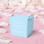 Presentlåda för festligheter<br><div class="desc">Denna presentlåda för festligheter visas i en elegant ljusblå färg.
Anpassa denna artikel och ändra exempeltexten till din egen.
Tips: Lägg bara till dina fantastiska godsaker och lägg till lite festlig band.</div>