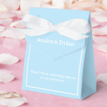 Presentlåda för festligheter<br><div class="desc">Denna presentlåda visas i en elegant ljusblå och vit färg.
Anpassa denna artikel och ändra exempeltexten till din egen.
Tips: Lägg bara till dina fantastiska godsaker och lägg till ett festligt band.</div>