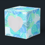 Presentlåda - Tryckt med snäckskal<br><div class="desc">Presentlåda som visas i en vacker flerfärgad design med snäckskalstryck.

Anpassa denna vara eller köp som den är.



Arkivbild
freepik.com</div>