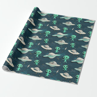 Presentpapper med utklippta utomjordingar och UFO