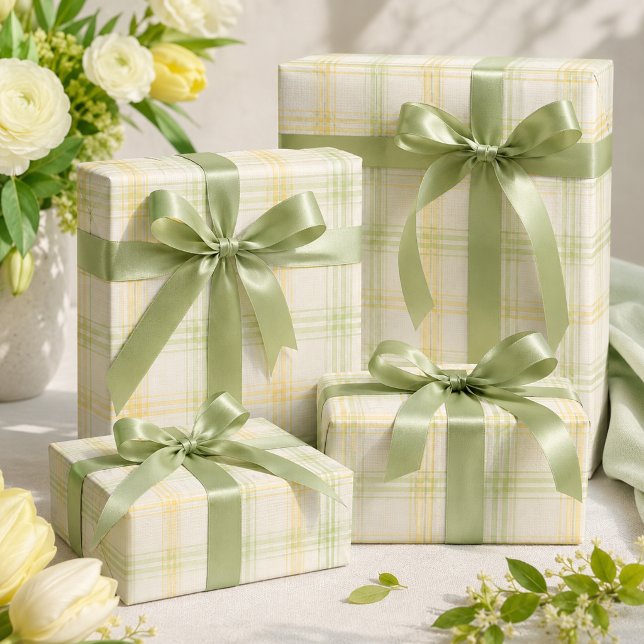 Presentpapper | Rutigt lemonpresentpapper lyxig pr (Pastel yellow plaid gifts with shiny sage ribbons, styled for elegant spring and everyday gifting.)