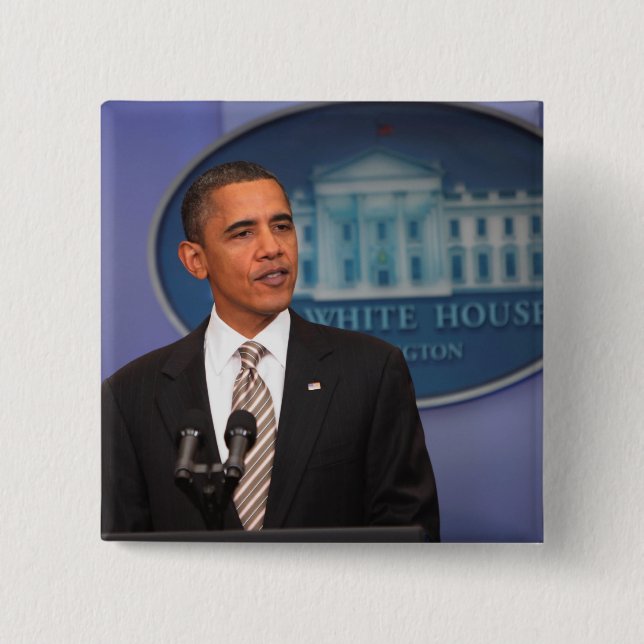President Barack Obama gör ett tillkännagivande Knapp (Framsida)