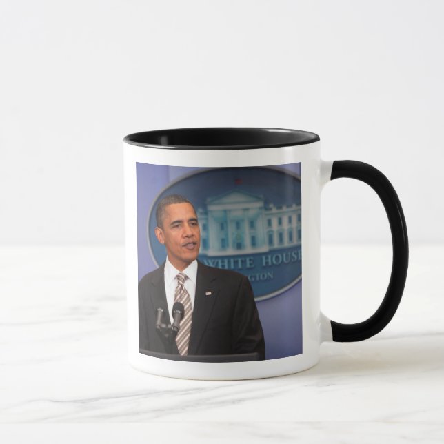 President Barack Obama gör ett tillkännagivande Mugg (Höger)