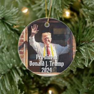 President Donald J. Trump Fast Food Funny 2024 Julgransprydnad Keramik