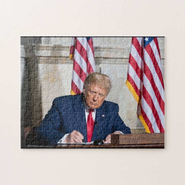 President Donald J. Trump vid Desk Pussel (Horisontell)